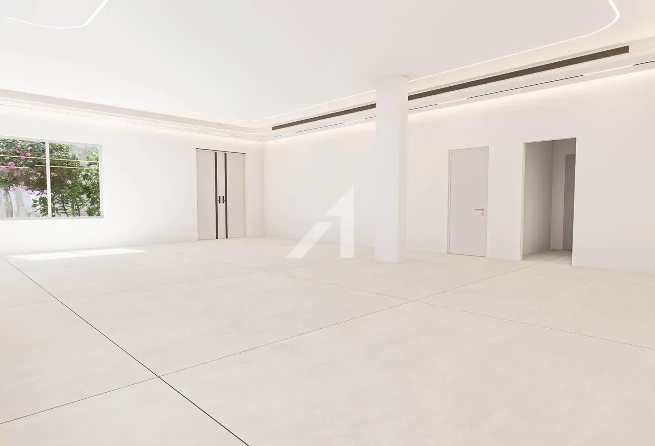 Upgraded | 5 Bed Plus Guestroom | Prime Address