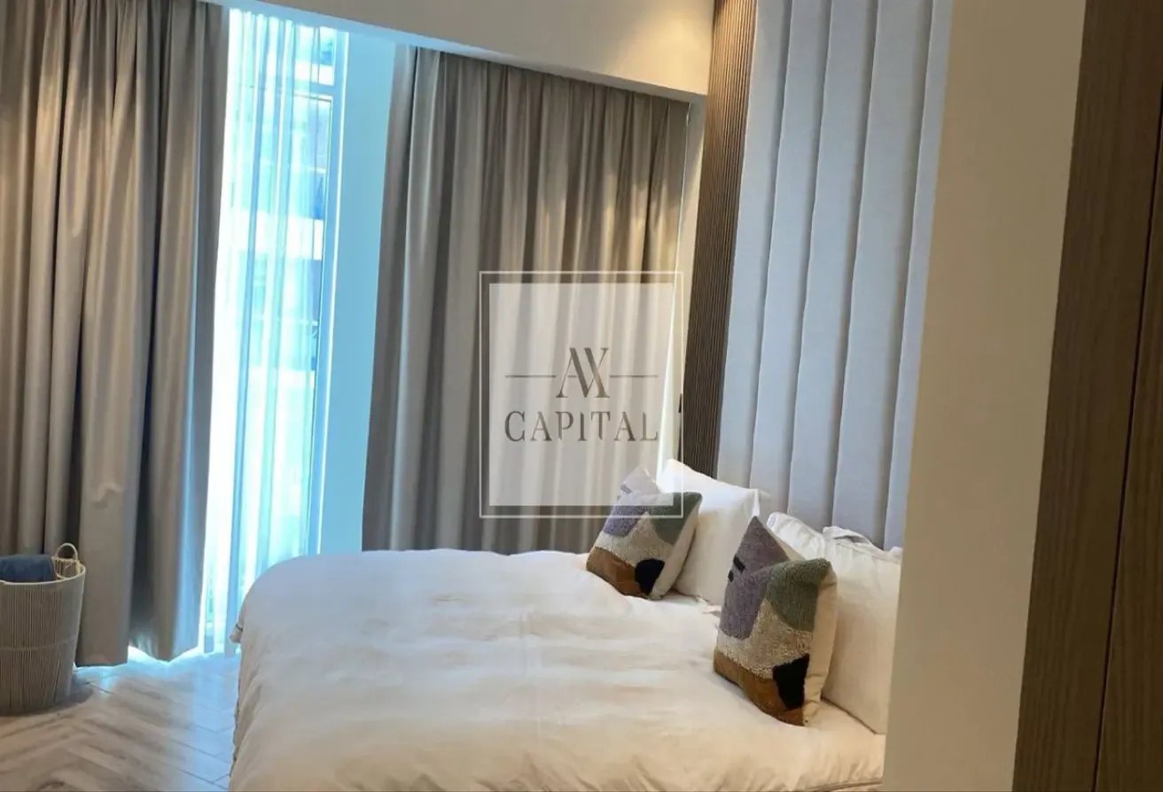 Park view | Upgraded | Furnished | Study Room
