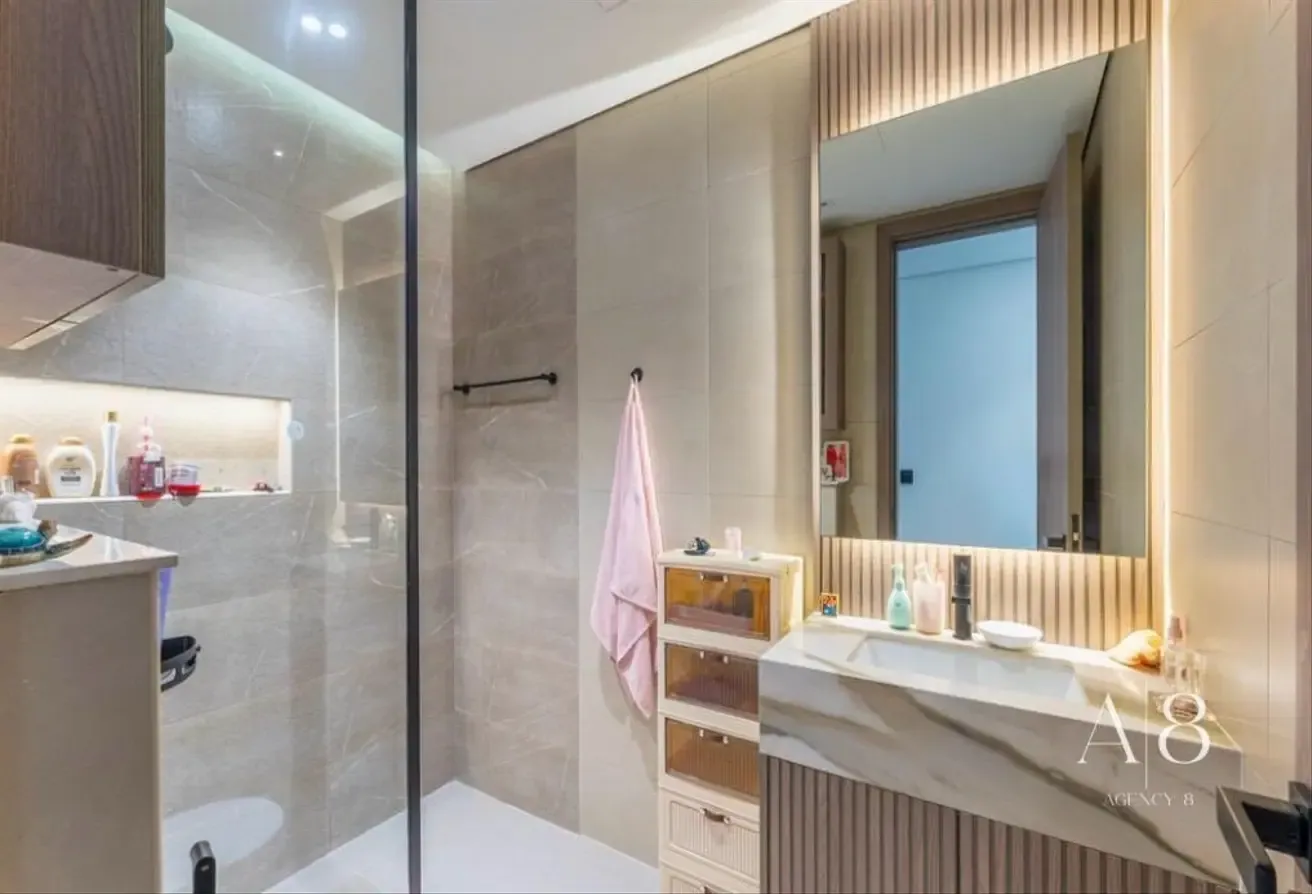 Furnished | Stunning Unit | Vacant | Multiple Cheques