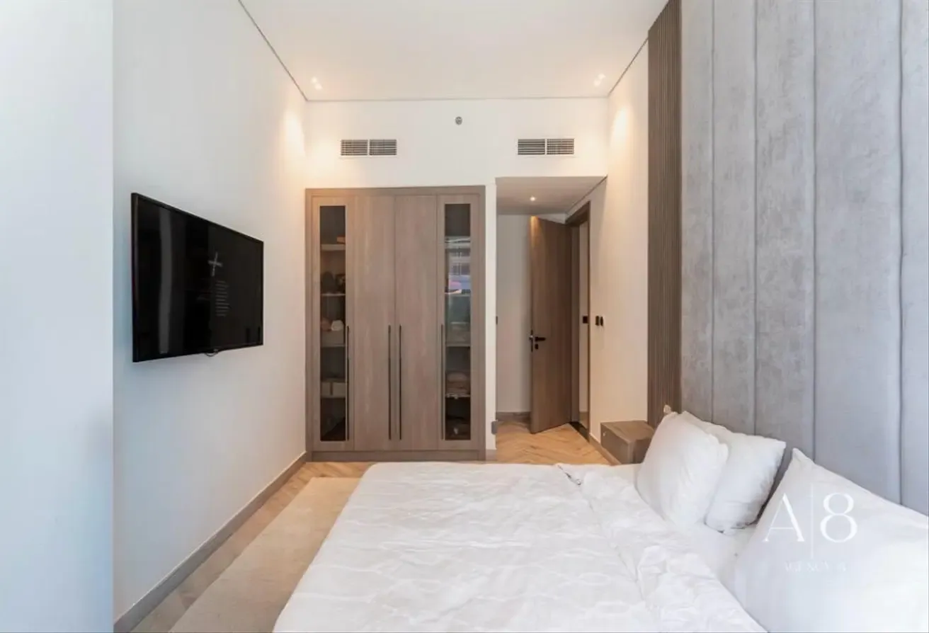 Furnished | Stunning Unit | Vacant | Multiple Cheques
