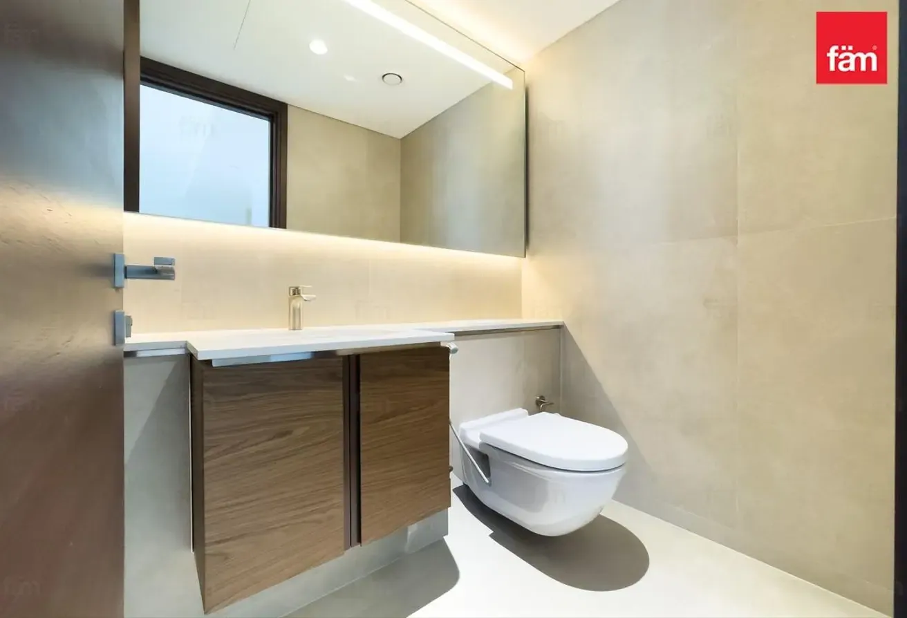 Fully Furnished |Skyline Views |High Floor| Vacant