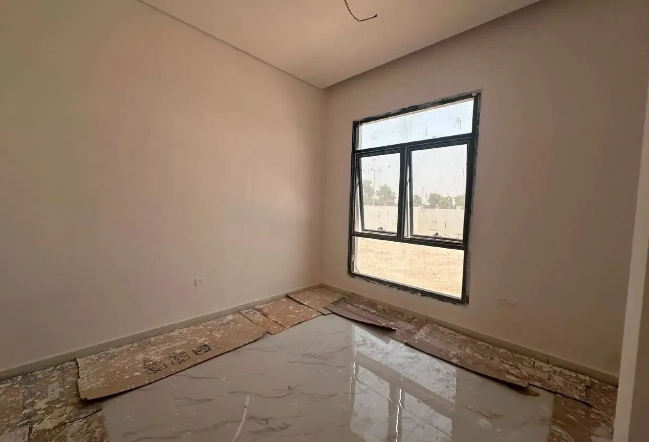 3 BR Villa in Al Aweer with Covered Parking