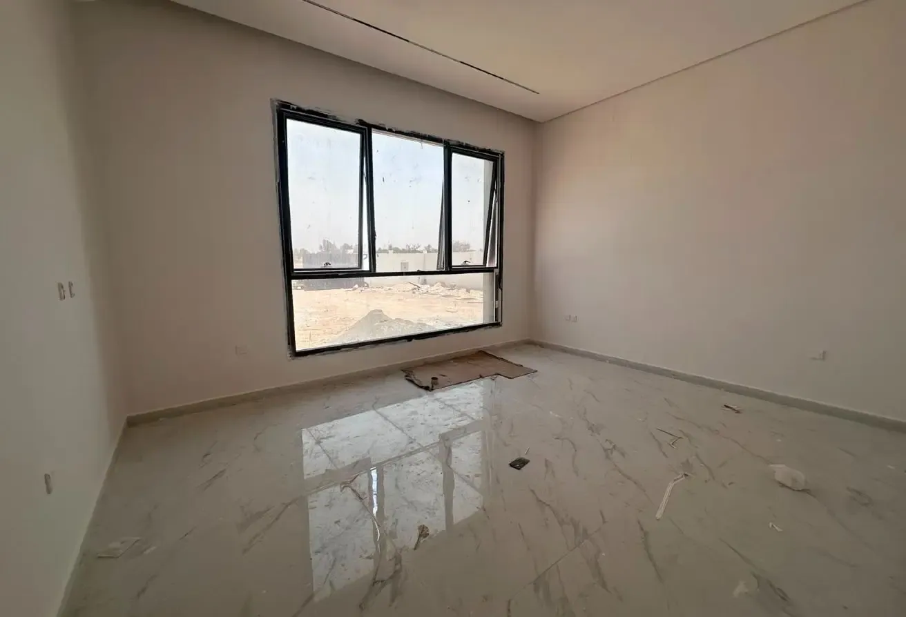 3 BR Villa in Al Aweer with Covered Parking