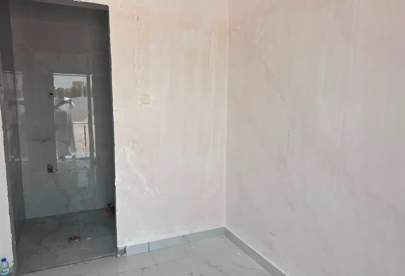 3 BR Villa in Al Aweer with Covered Parking