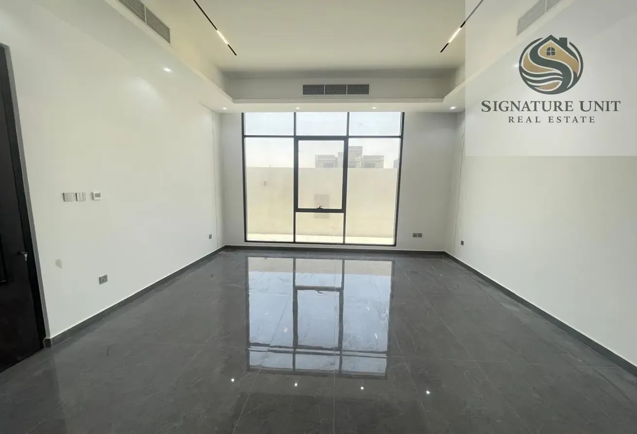 Spacious 4 Master BR Villa | Maid Room