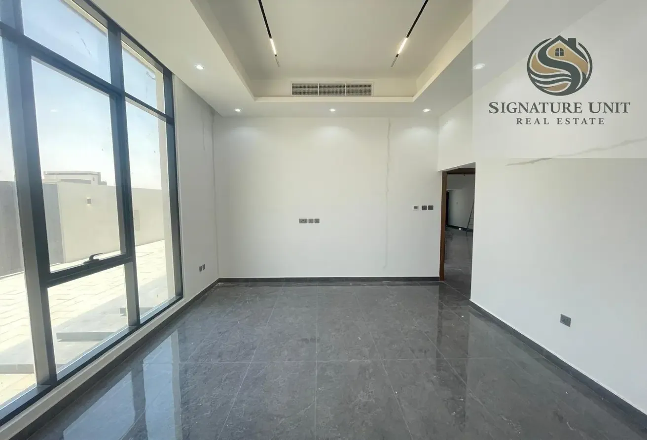 Spacious 4 Master BR Villa | Maid Room
