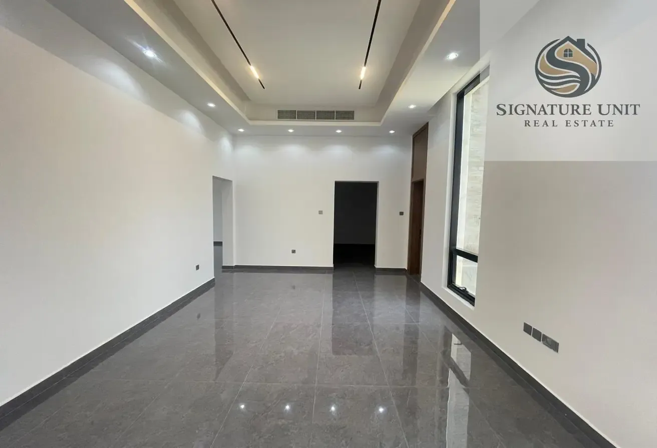 Spacious 4 Master BR Villa | Maid Room
