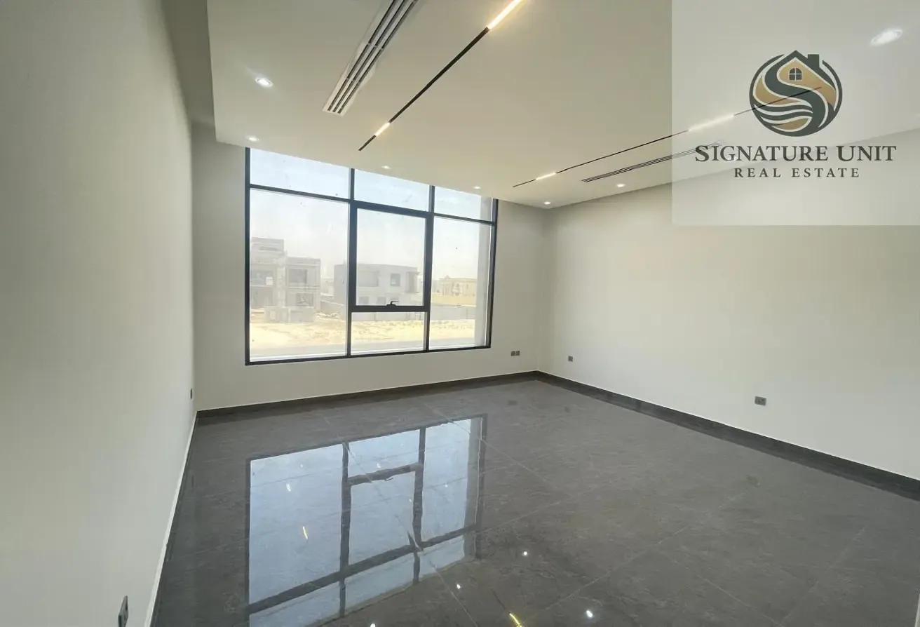 Spacious 4 Master BR Villa | Maid Room