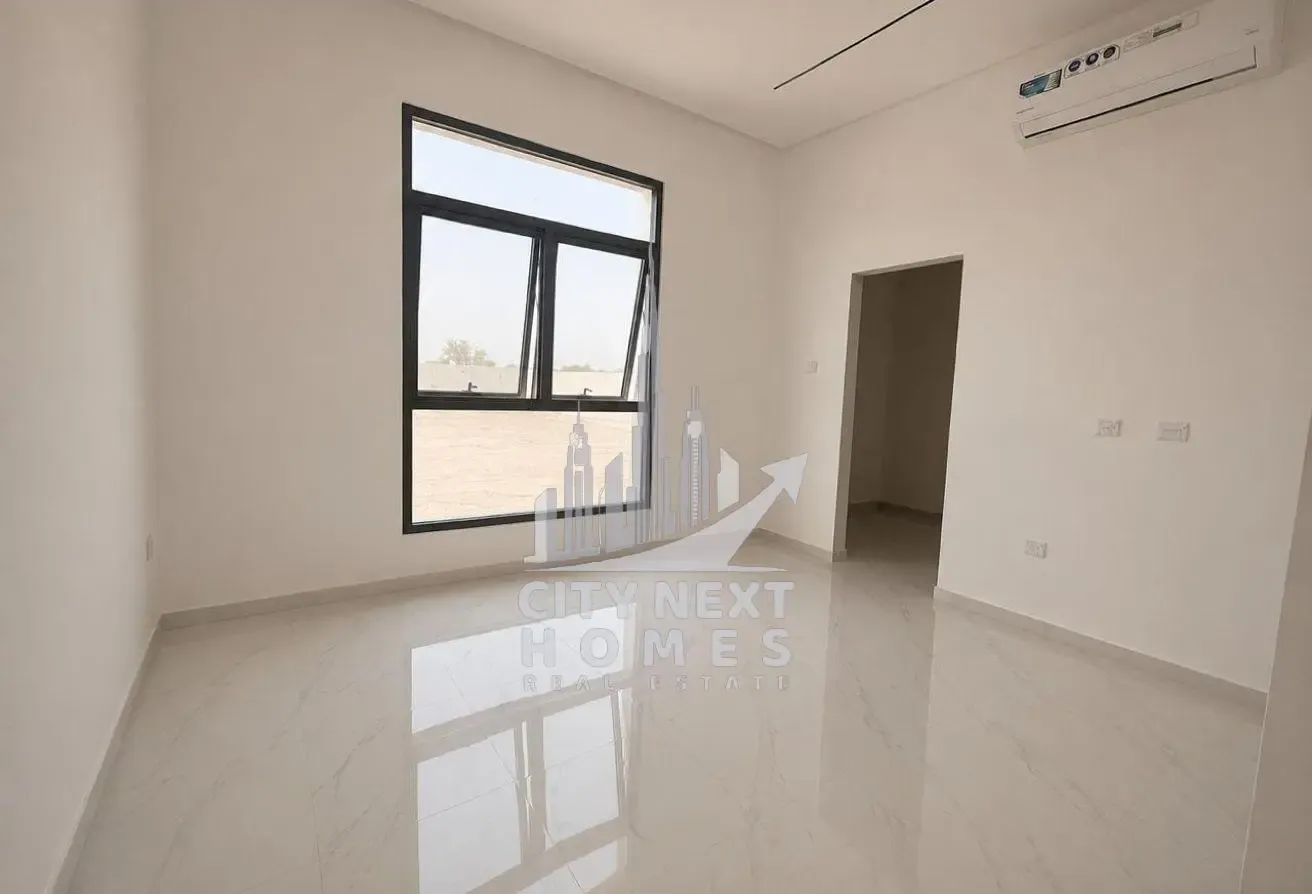 Spacious 3-Bedroom Villa for Rent in Al Awir 2