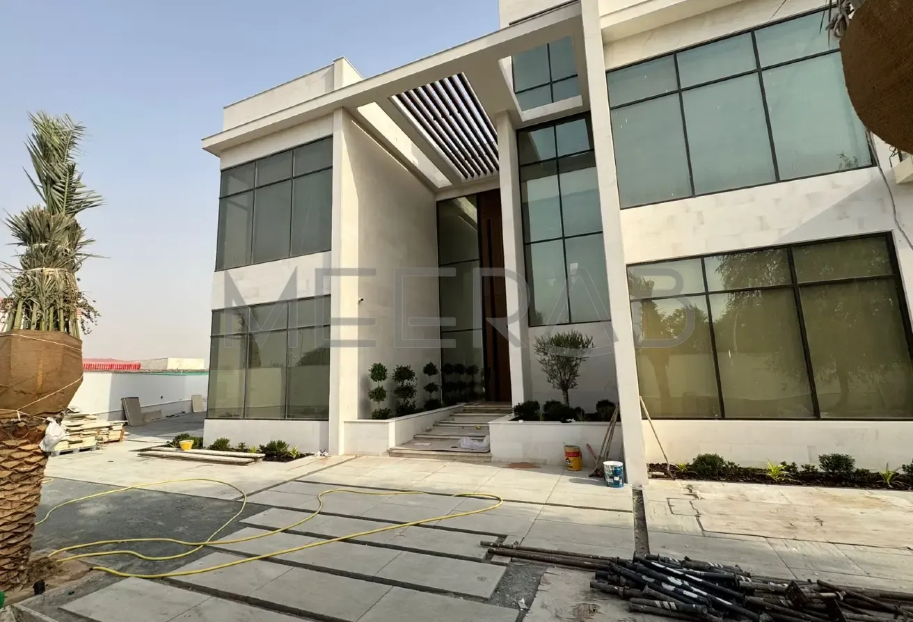 LUXURY LIVING | HIGH QUALITY | MODERN DESIGN VILLA