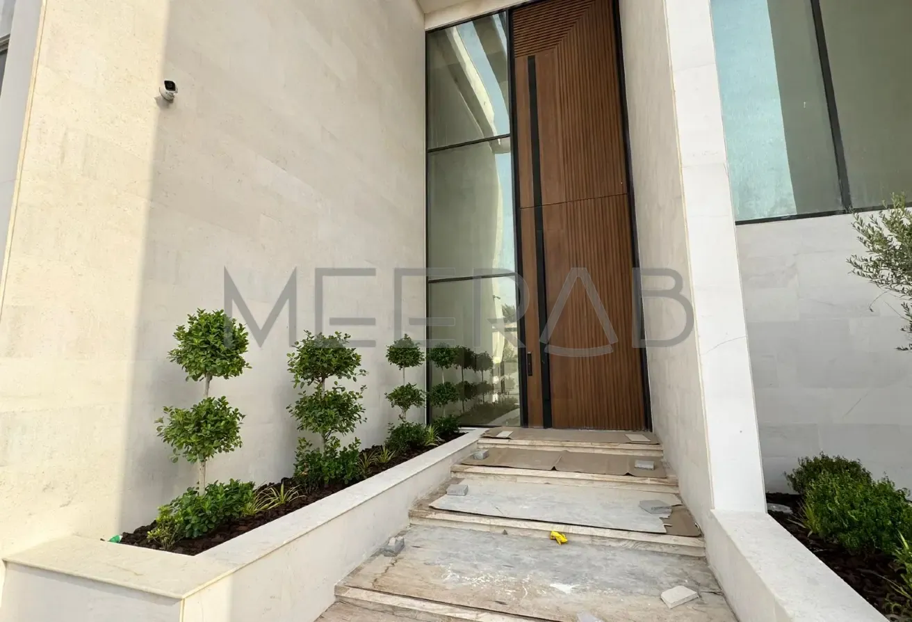 LUXURY LIVING | HIGH QUALITY | MODERN DESIGN VILLA