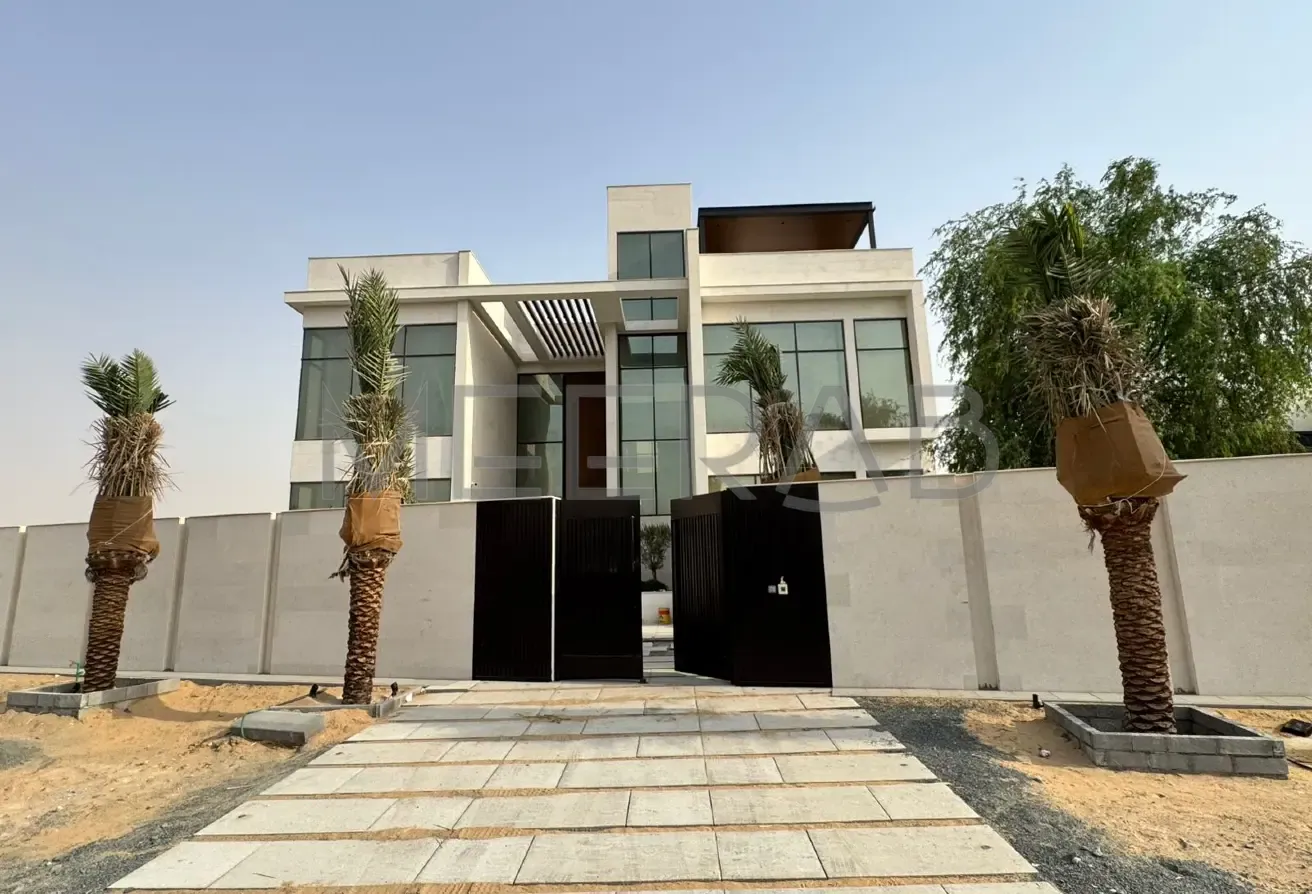 LUXURY LIVING | HIGH QUALITY | MODERN DESIGN VILLA
