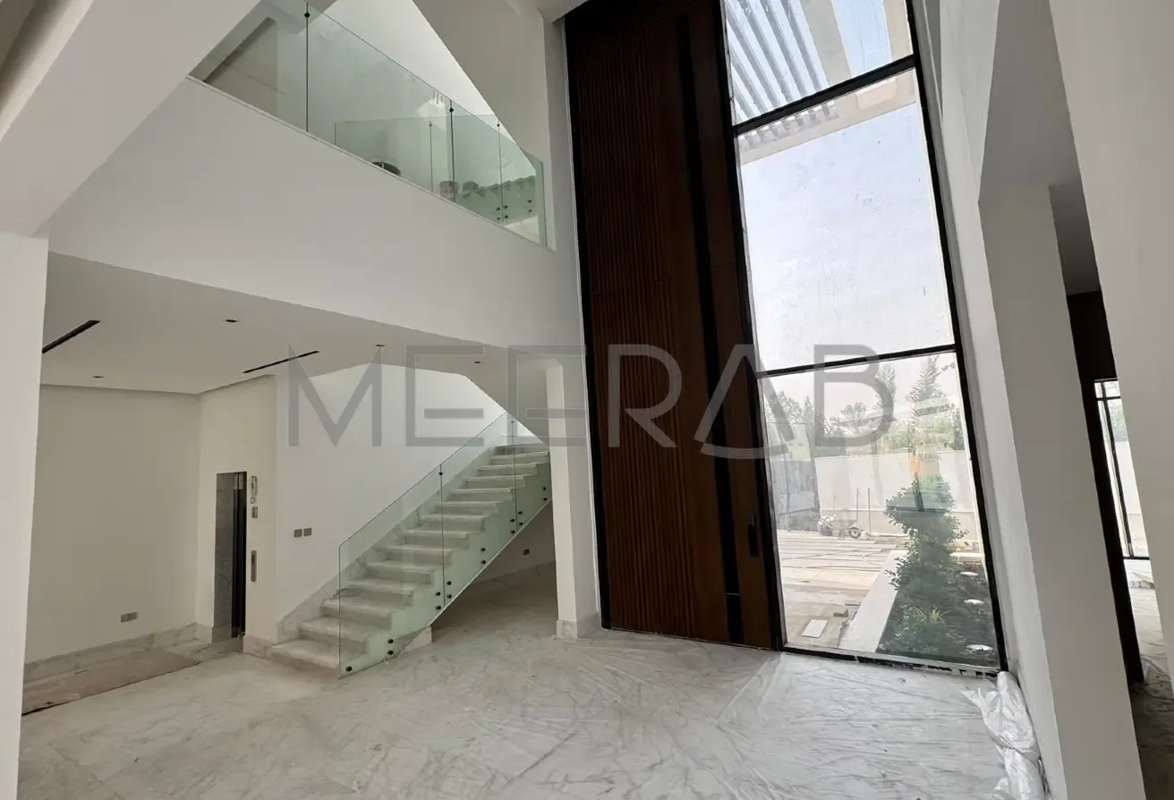 LUXURY LIVING | HIGH QUALITY | MODERN DESIGN VILLA