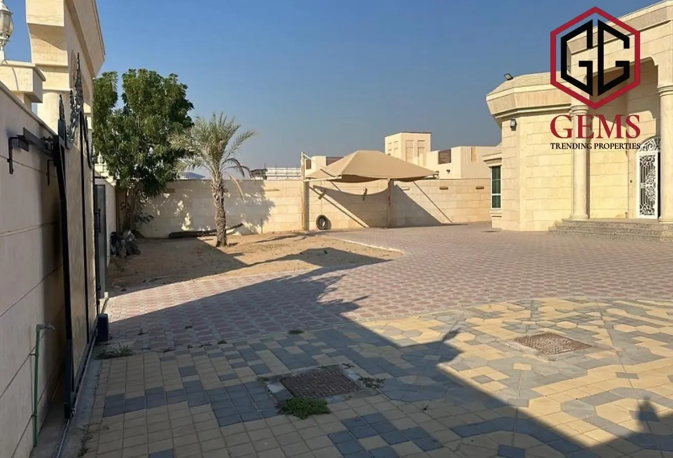 GROUND FLOOR ONLY | SERVANT BLOCK | HUGE | GARDEN