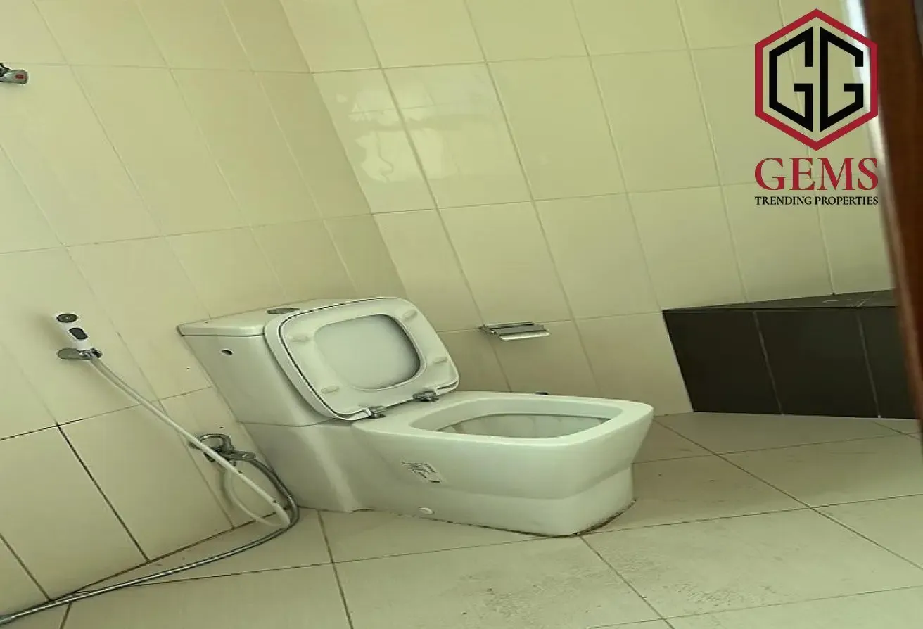 GROUND FLOOR ONLY | SERVANT BLOCK | HUGE | GARDEN