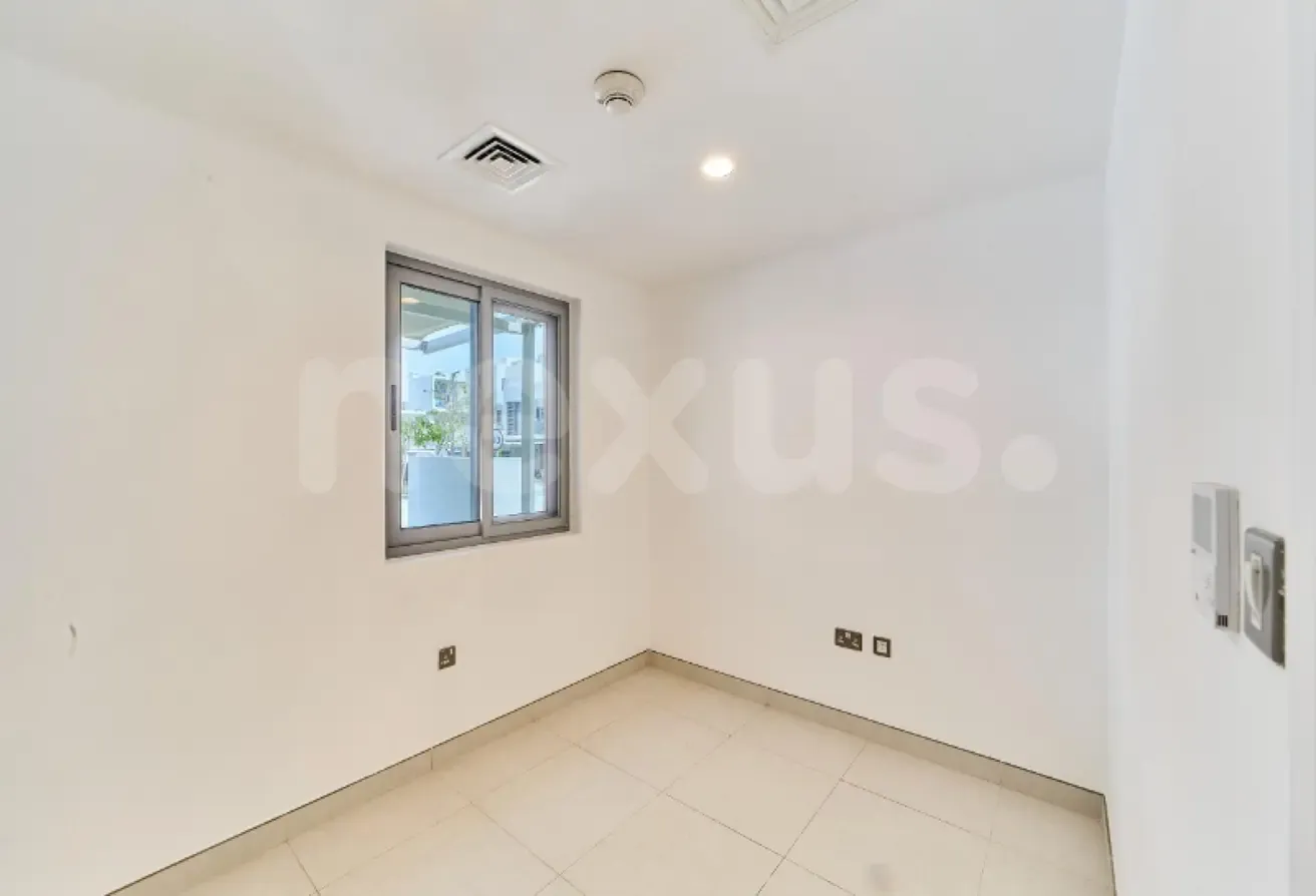 Spacious | Vacant | Study Room | Garden