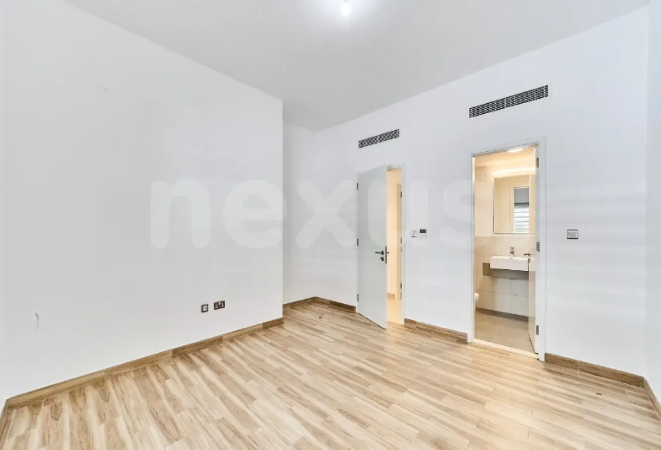 Spacious | Vacant | Study Room | Garden