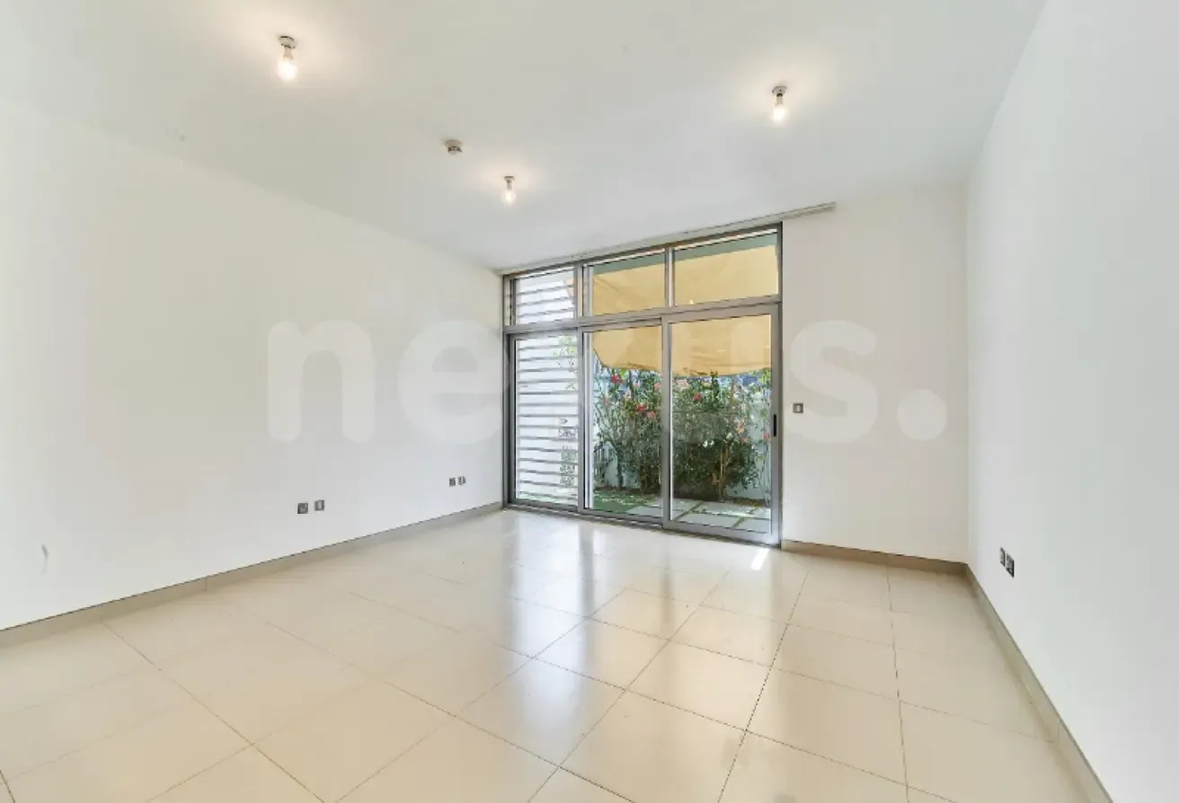 Spacious | Vacant | Study Room | Garden
