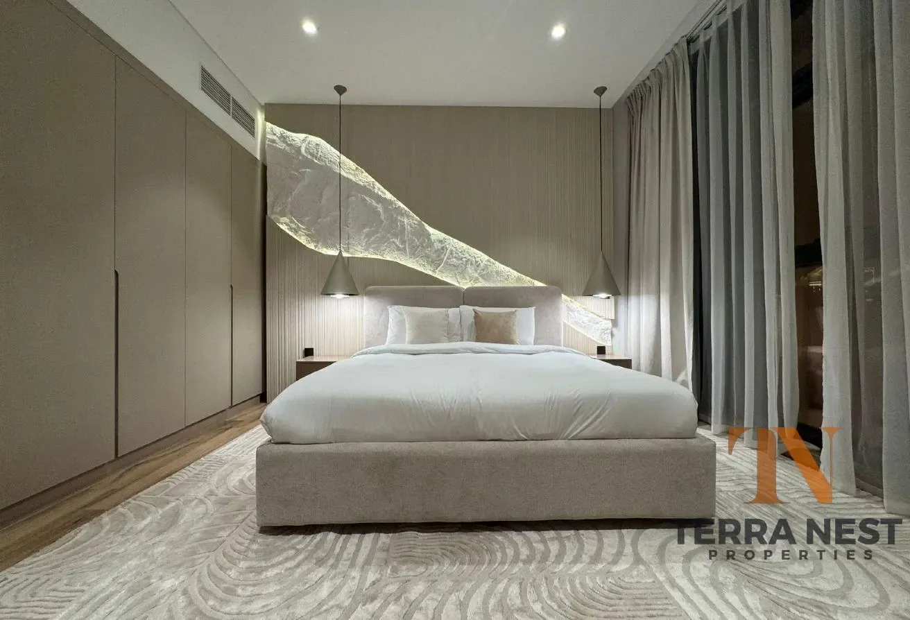 LUXURIOUSLY FURNISHED 2BR | 2 PARKINGS | NEAR EXIT
