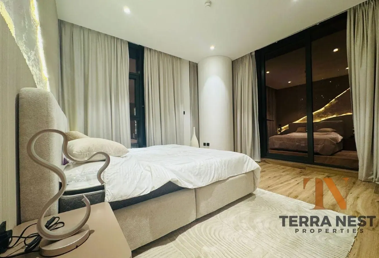 LUXURIOUSLY FURNISHED 2BR | 2 PARKINGS | NEAR EXIT