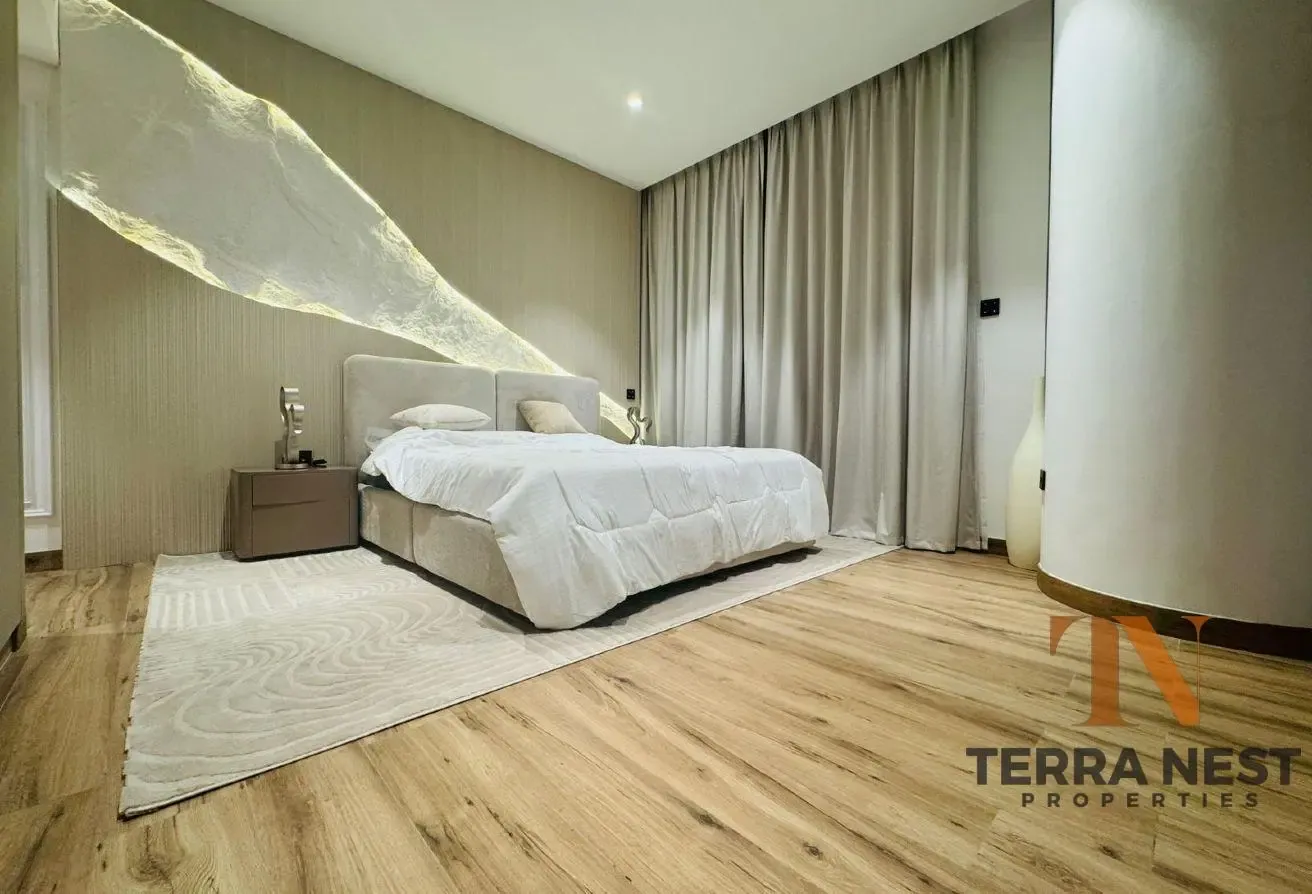 LUXURIOUSLY FURNISHED 2BR | 2 PARKINGS | NEAR EXIT