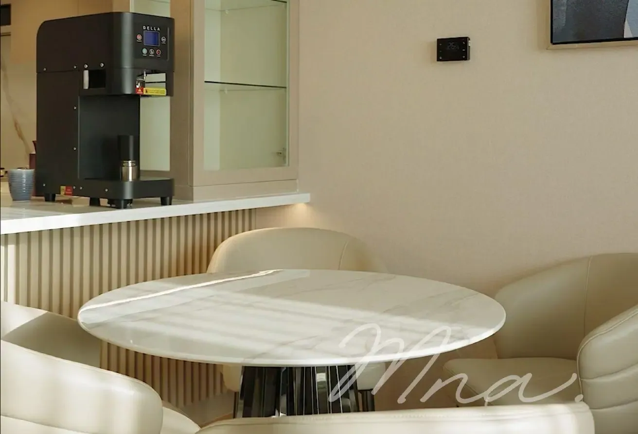 Modern furnished 1BR | Brand New | Well Maintained