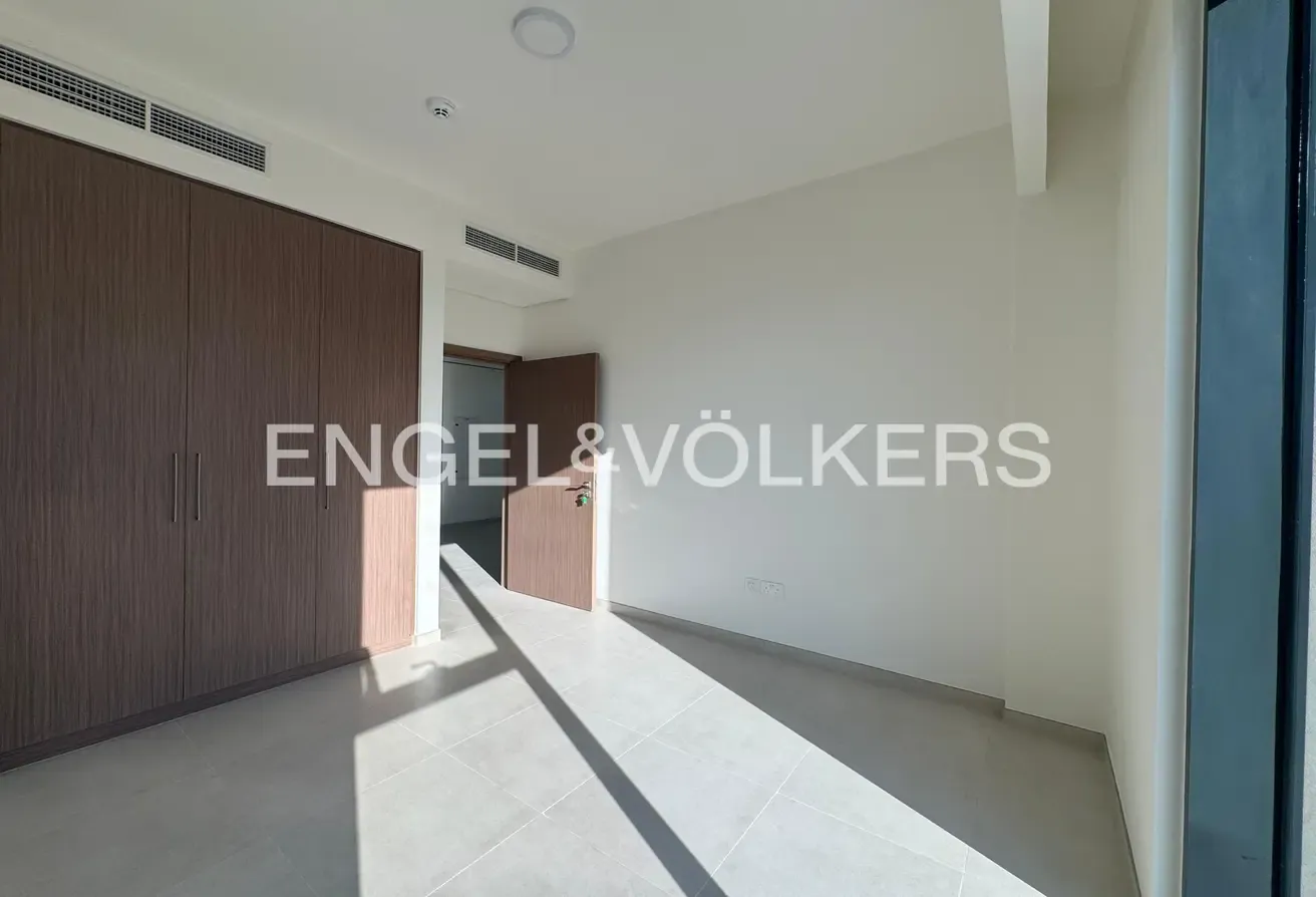 Brand  New  |  Corner  Unit  |  Spacious