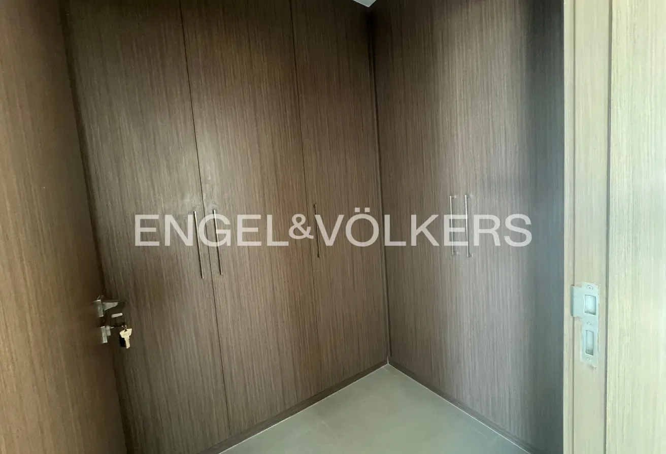 Brand  New  |  Corner  Unit  |  Spacious