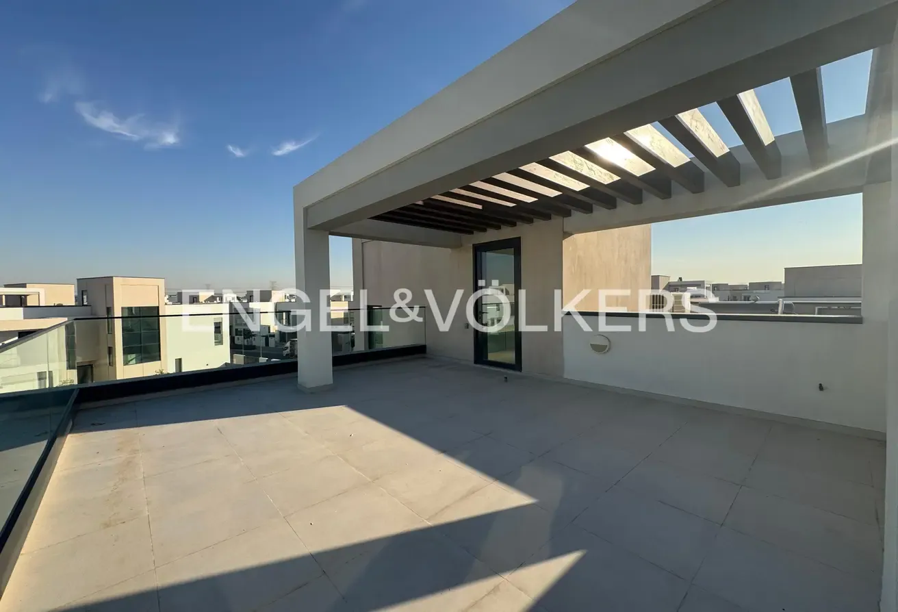 Brand  New  |  Corner  Unit  |  Spacious
