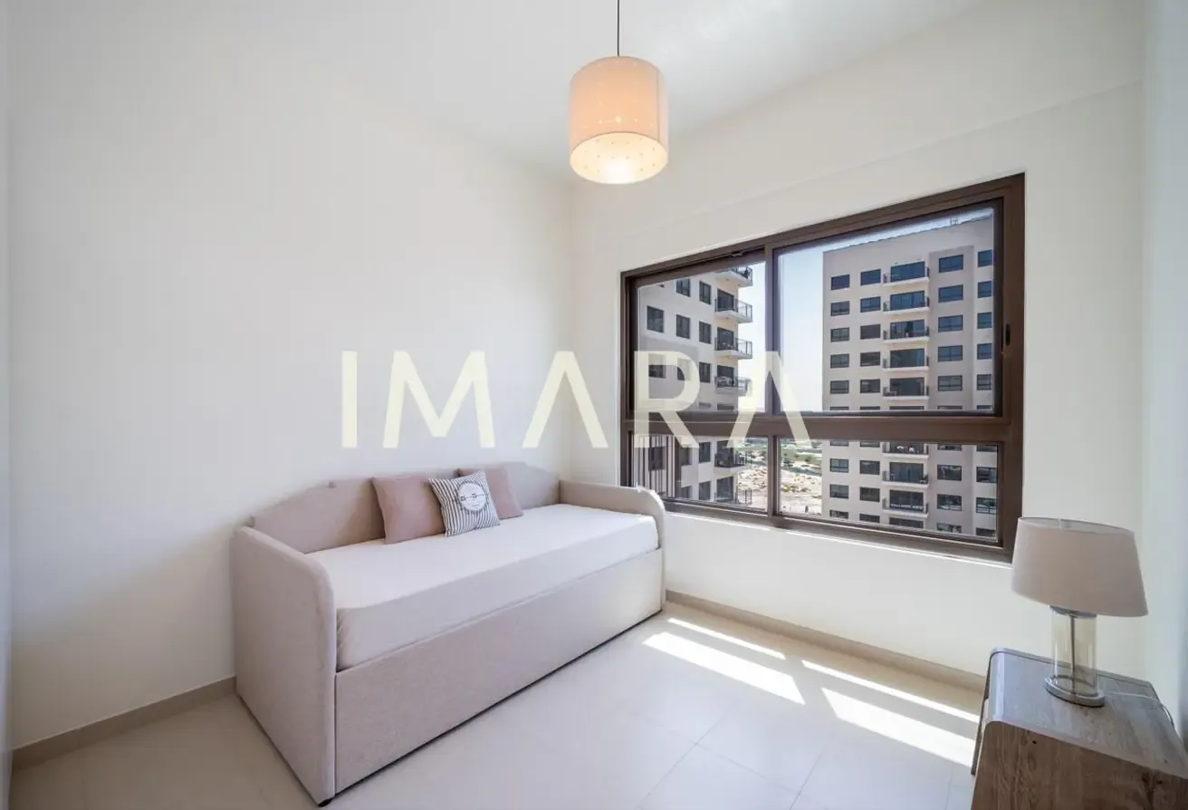 Ready To Move | Chiller Free | Fully Furnished