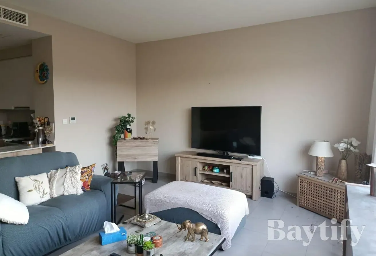MULTIPLE CHEQUES | FURNISHED | CORNER UNIT