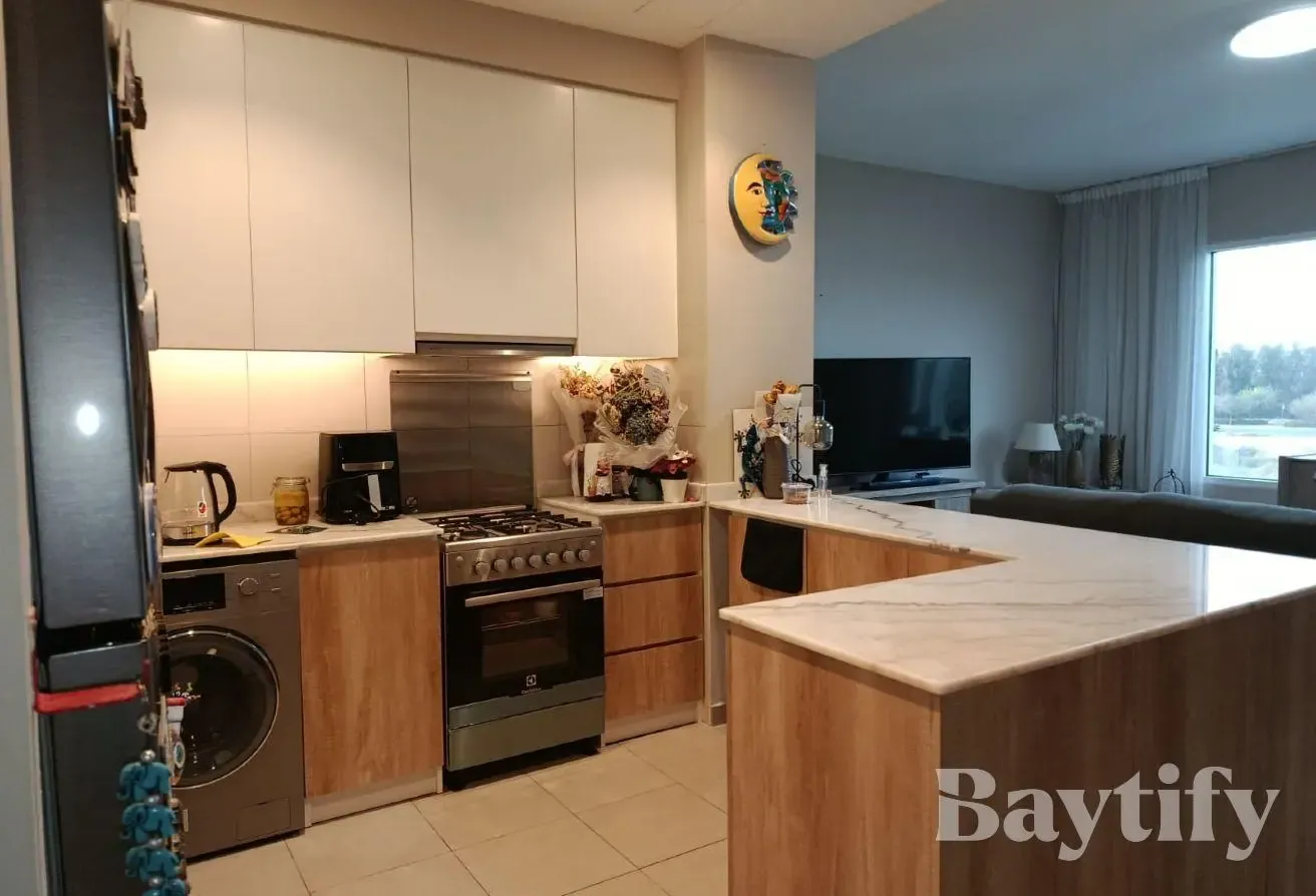 MULTIPLE CHEQUES | FURNISHED | CORNER UNIT