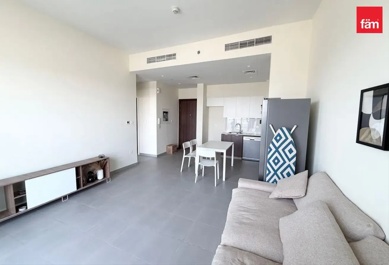 Golf View | Bright Layout | Chiller Free