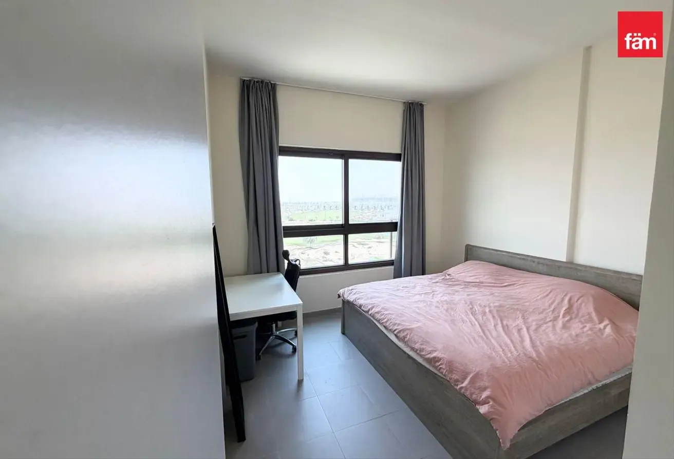 Golf View | Bright Layout | Chiller Free