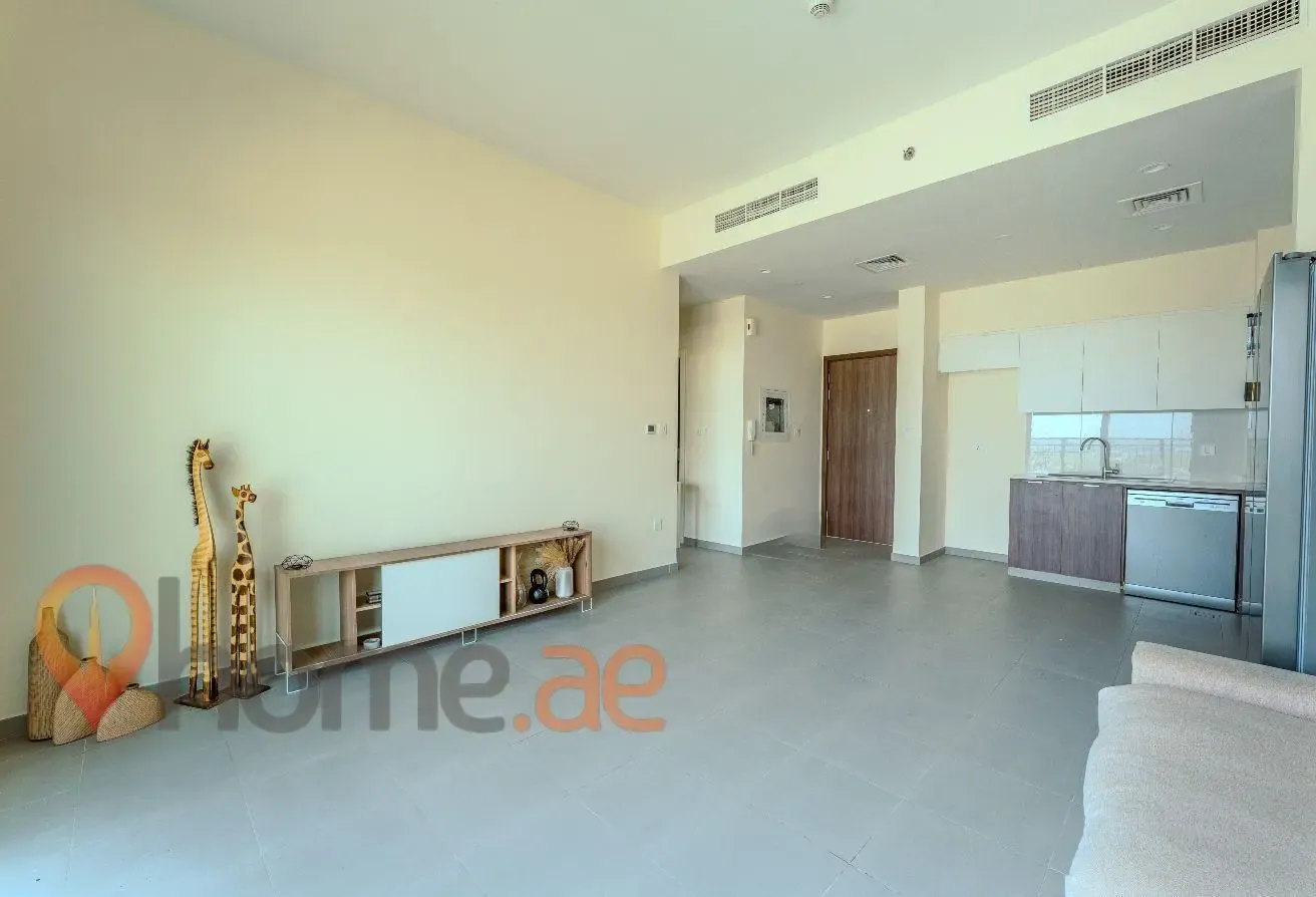 Vacant | Spacious 1BR | Golf Views