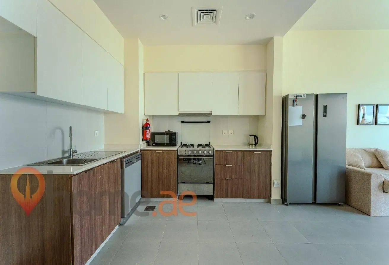 Vacant | Spacious 1BR | Golf Views