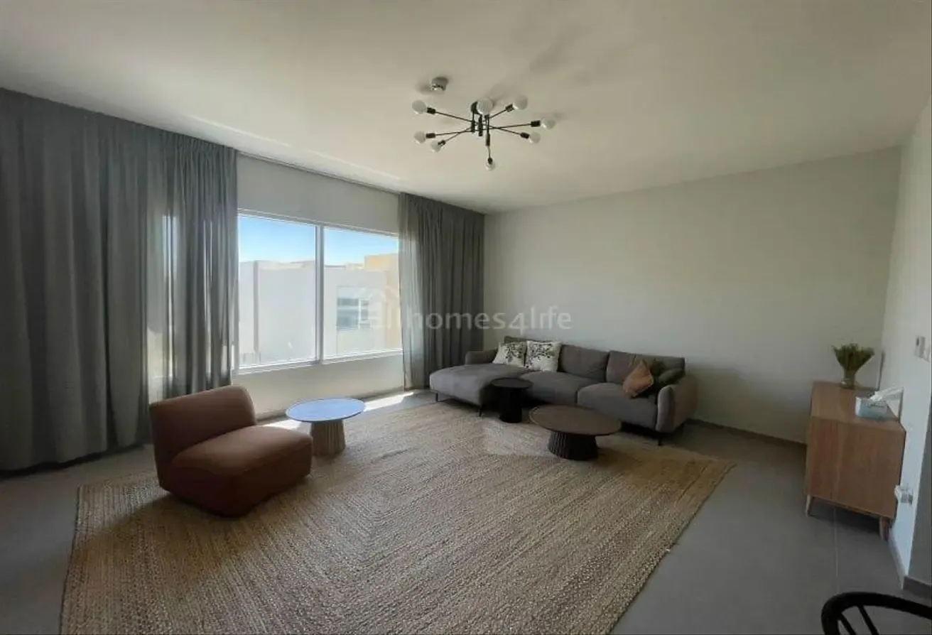 Rent NOW! End corner unit| Front terrace| Vacant