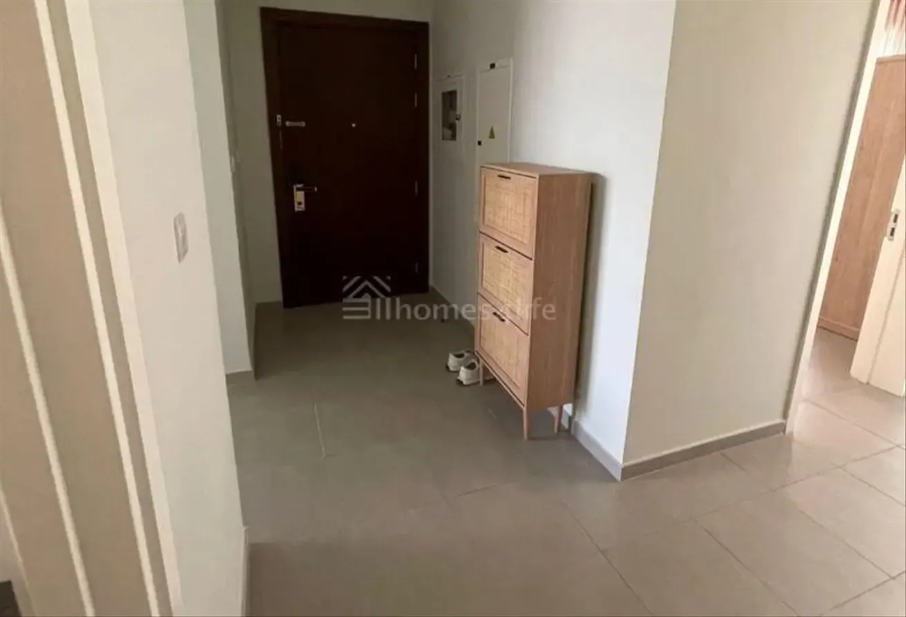 Rent NOW! End corner unit| Front terrace| Vacant