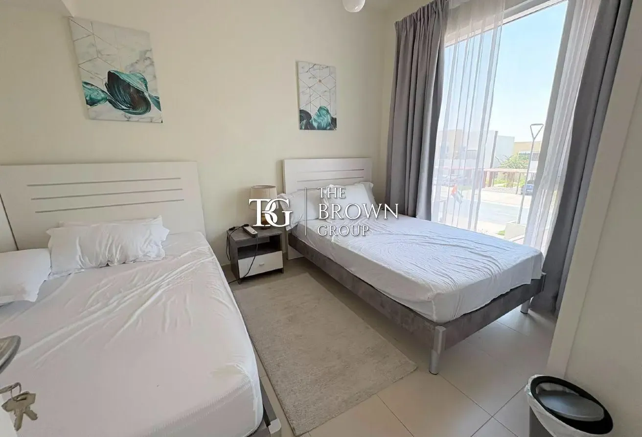 Spacious Furnished 2BR | Vacant