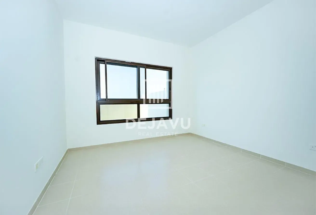 Spacious Layout I Bright and Airy I Multiple Chqs