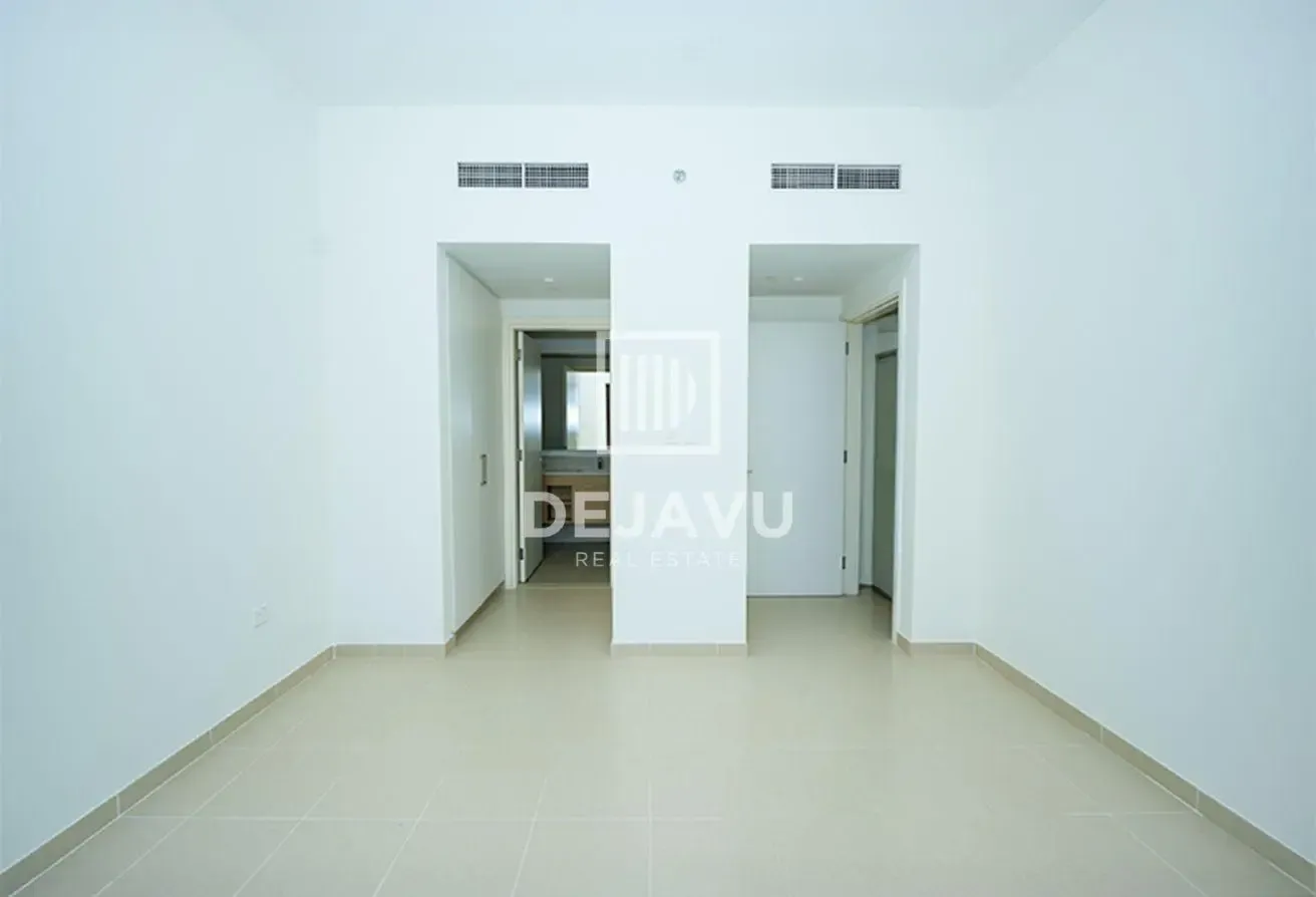 Spacious Layout I Bright and Airy I Multiple Chqs