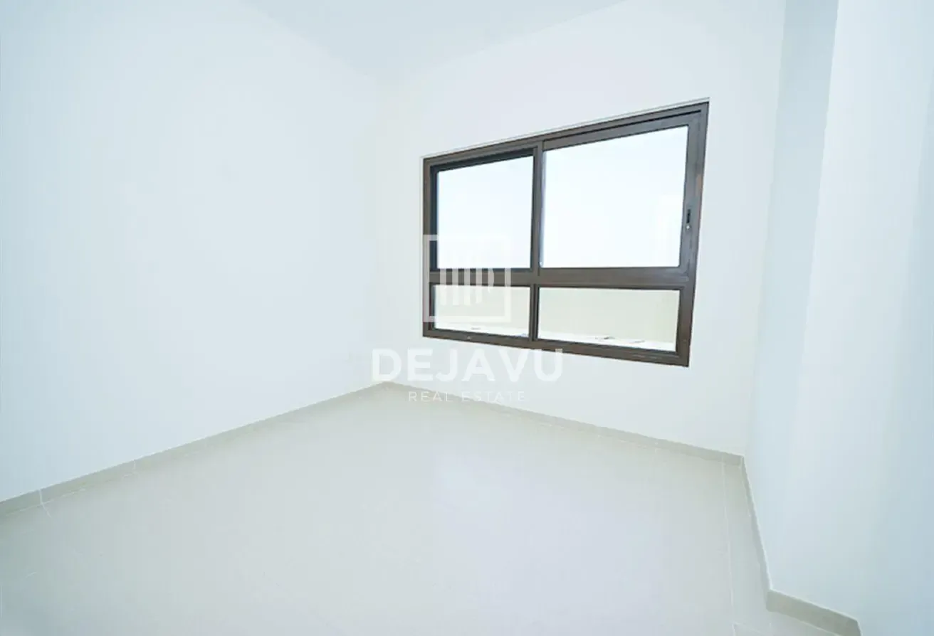 Spacious Layout I Bright and Airy I Multiple Chqs