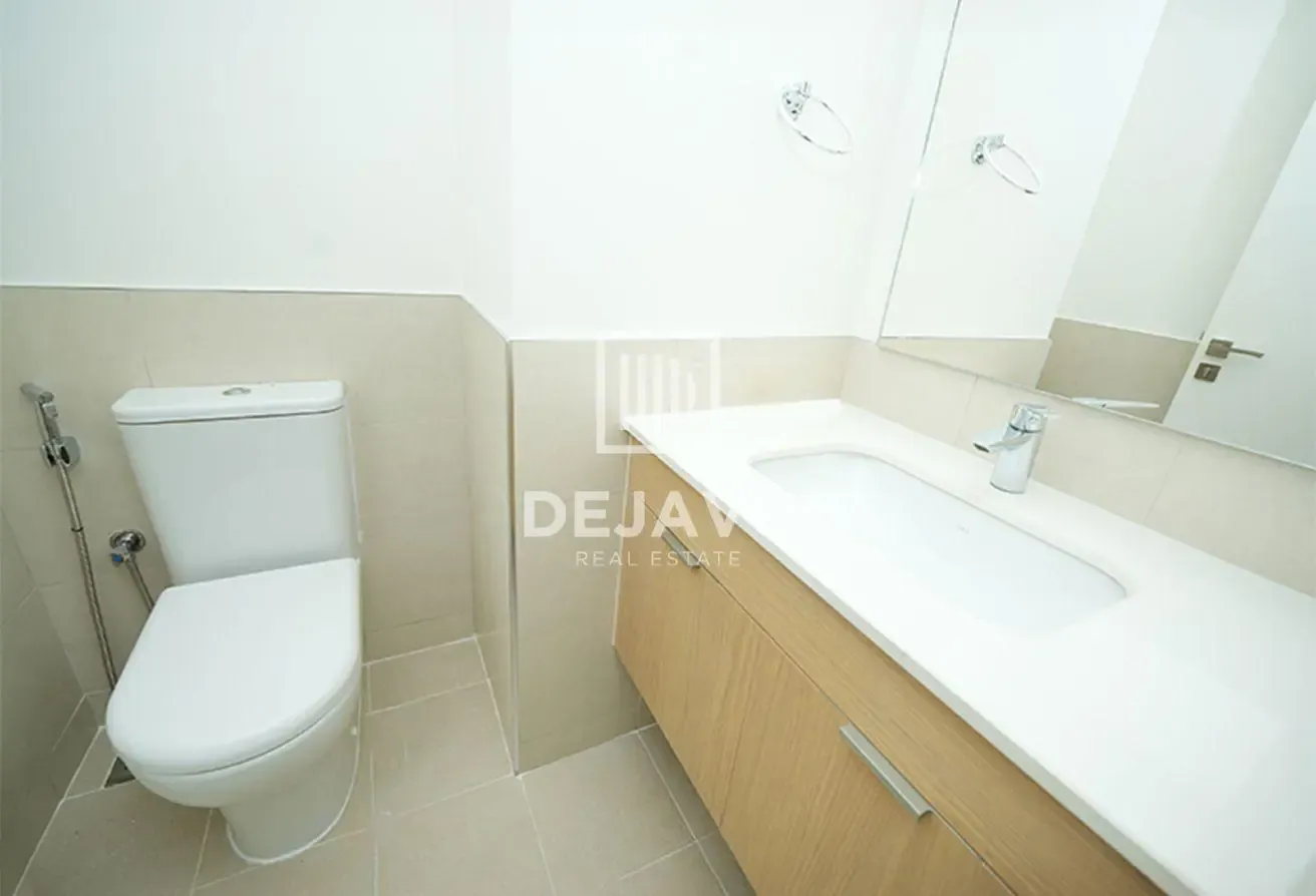 Spacious Layout I Bright and Airy I Multiple Chqs
