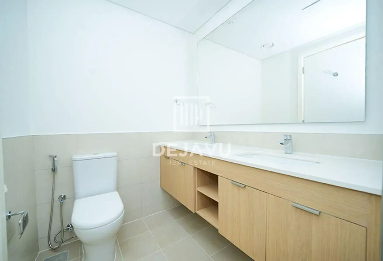 Spacious Layout I Bright and Airy I Multiple Chqs