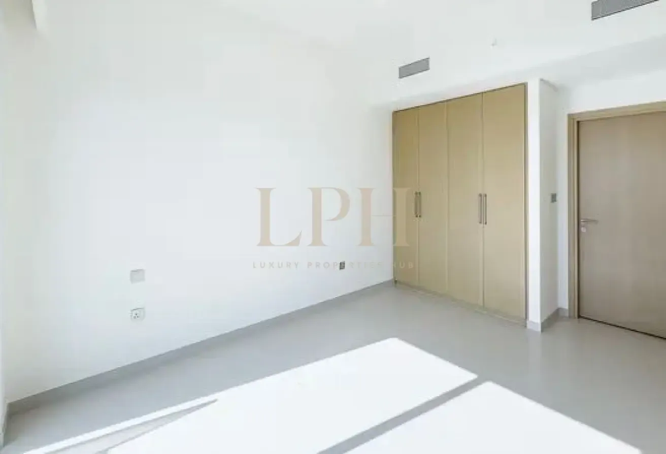 Canal View | Chiller Free | High Floor