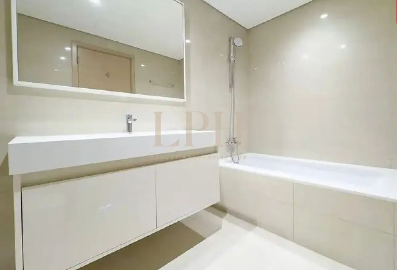 Canal View | Chiller Free | High Floor