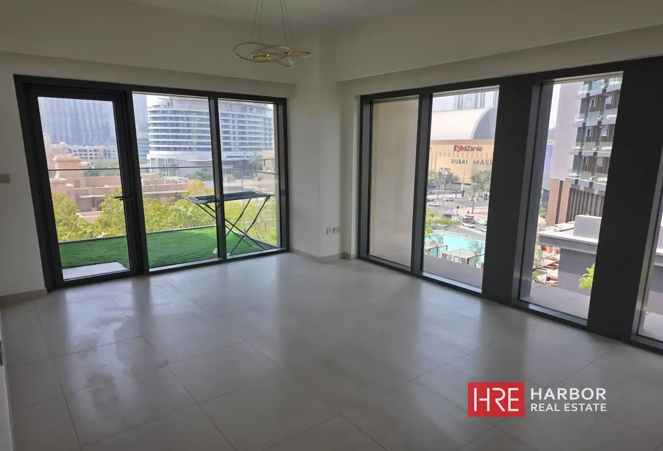 Burj Khalifa View | Elegant Unit | Close to Dubai Mall
