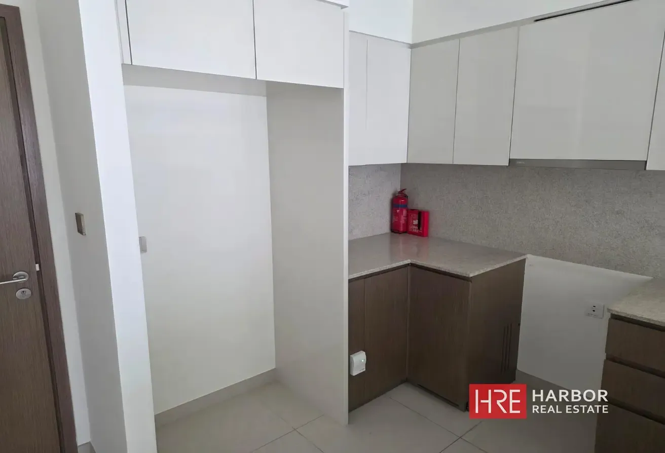 Burj Khalifa View | Elegant Unit | Close to Dubai Mall