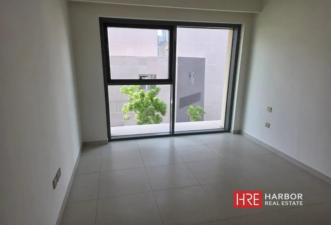 Burj Khalifa View | Elegant Unit | Close to Dubai Mall