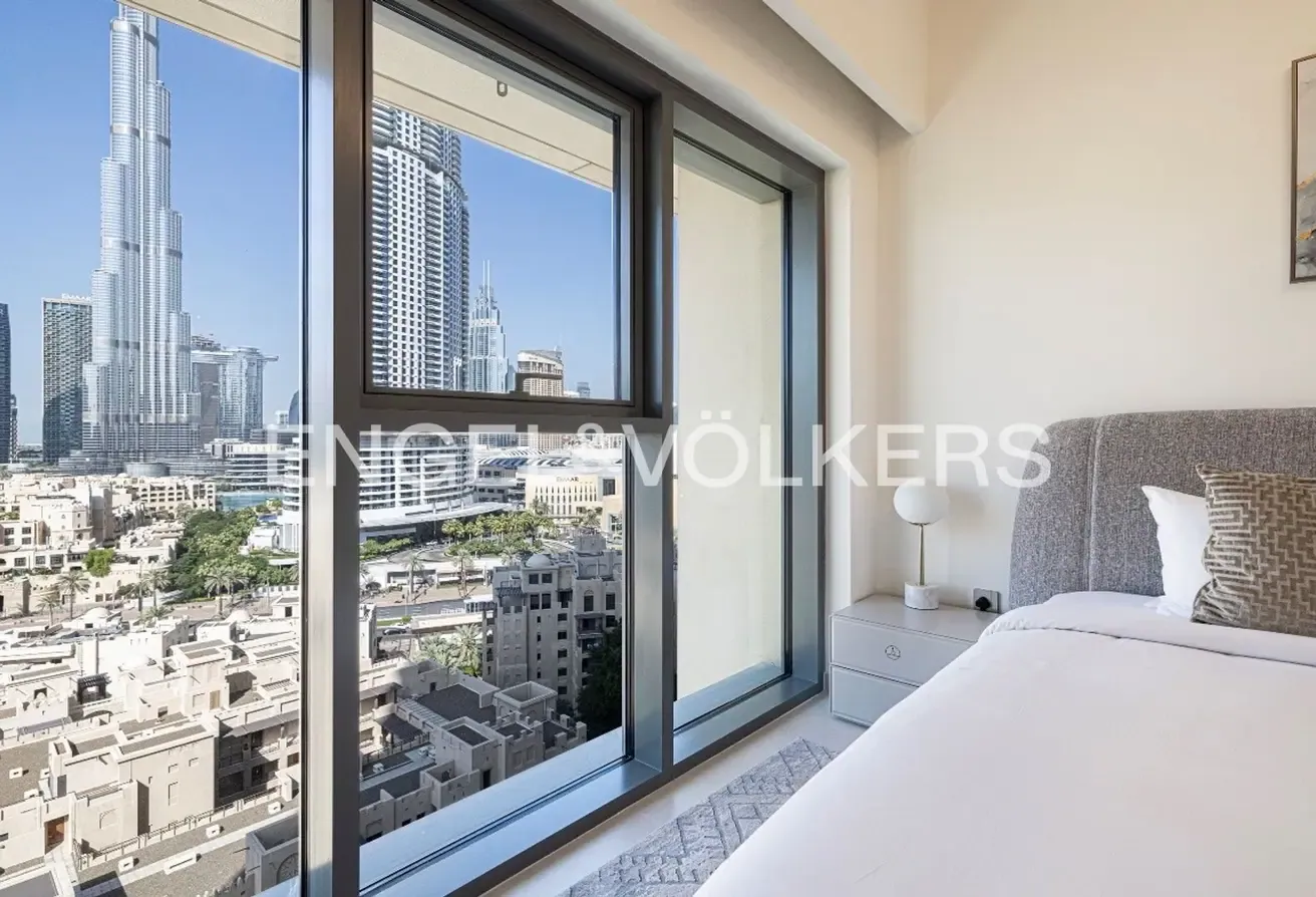 Burj Khalifa View | Fully Furnished I Vacant